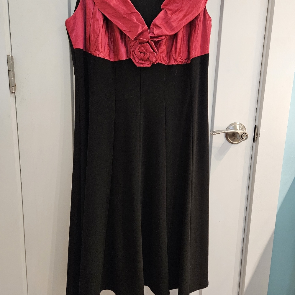 Joseph Ribkoff Dress, Size 14 - Picture 4 of 9